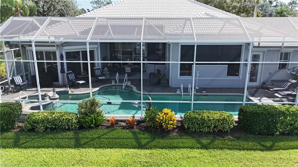 1624 Manchester Ct, Naples, FL 34109-15