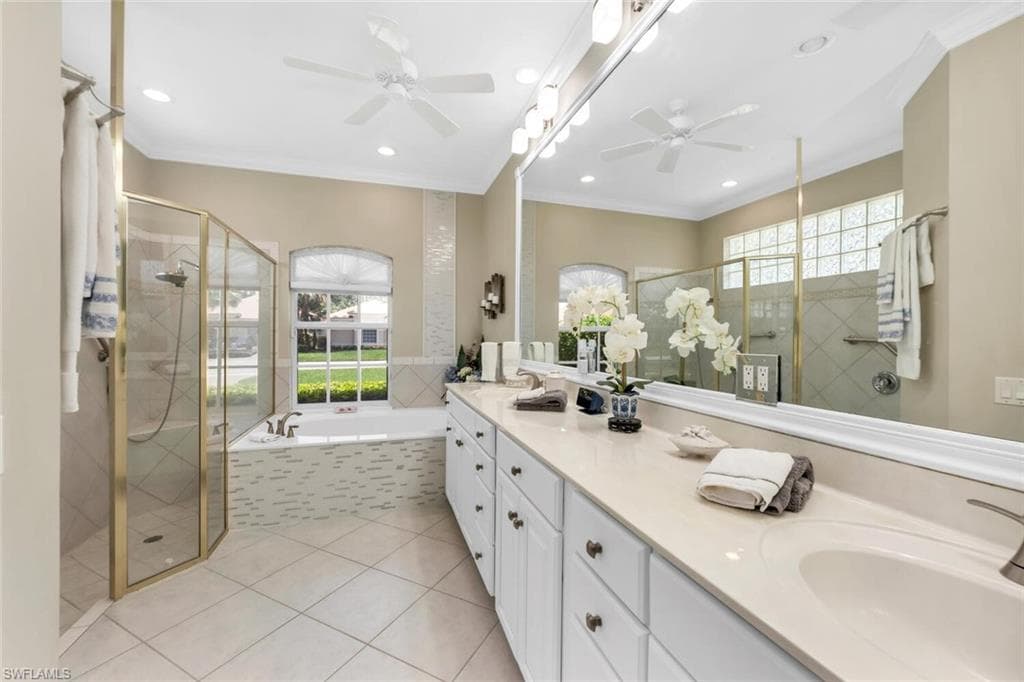 1624 Manchester Ct, Naples, FL 34109-21