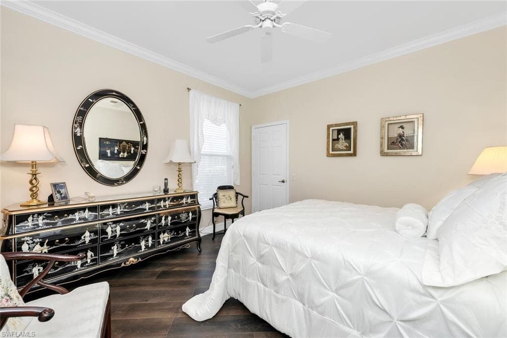 1624 Manchester Ct, Naples, FL 34109-23