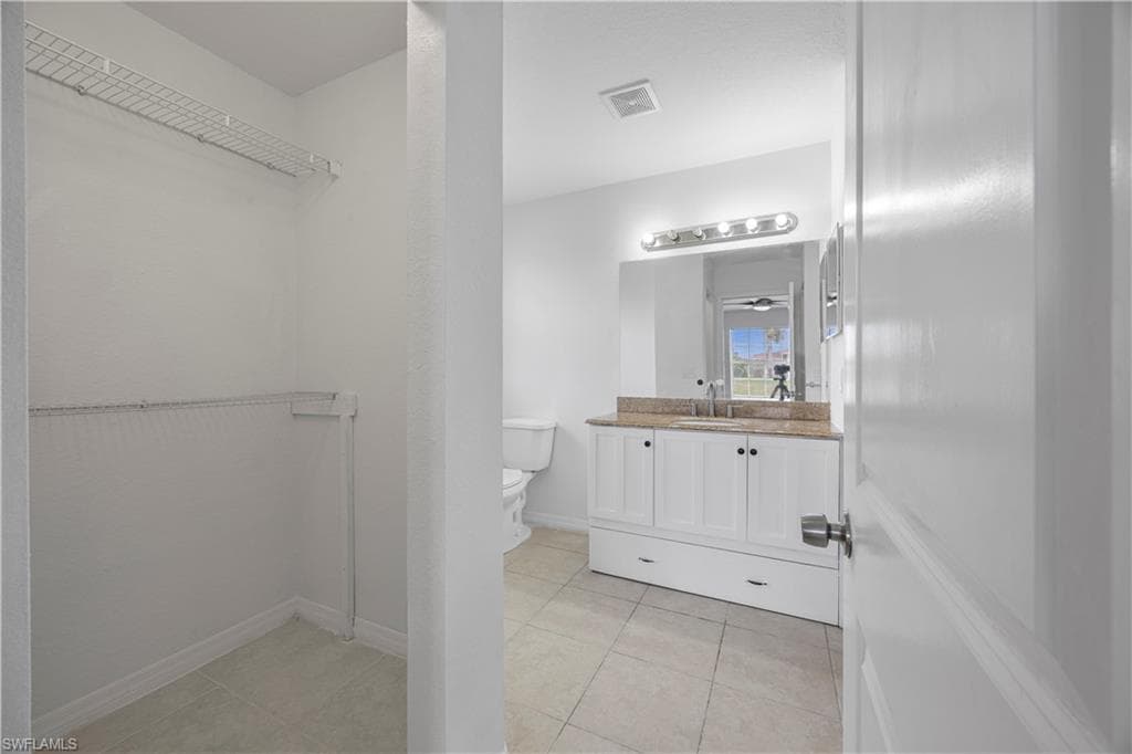 913 Allman Ave, Lehigh Acres, FL 33971-17