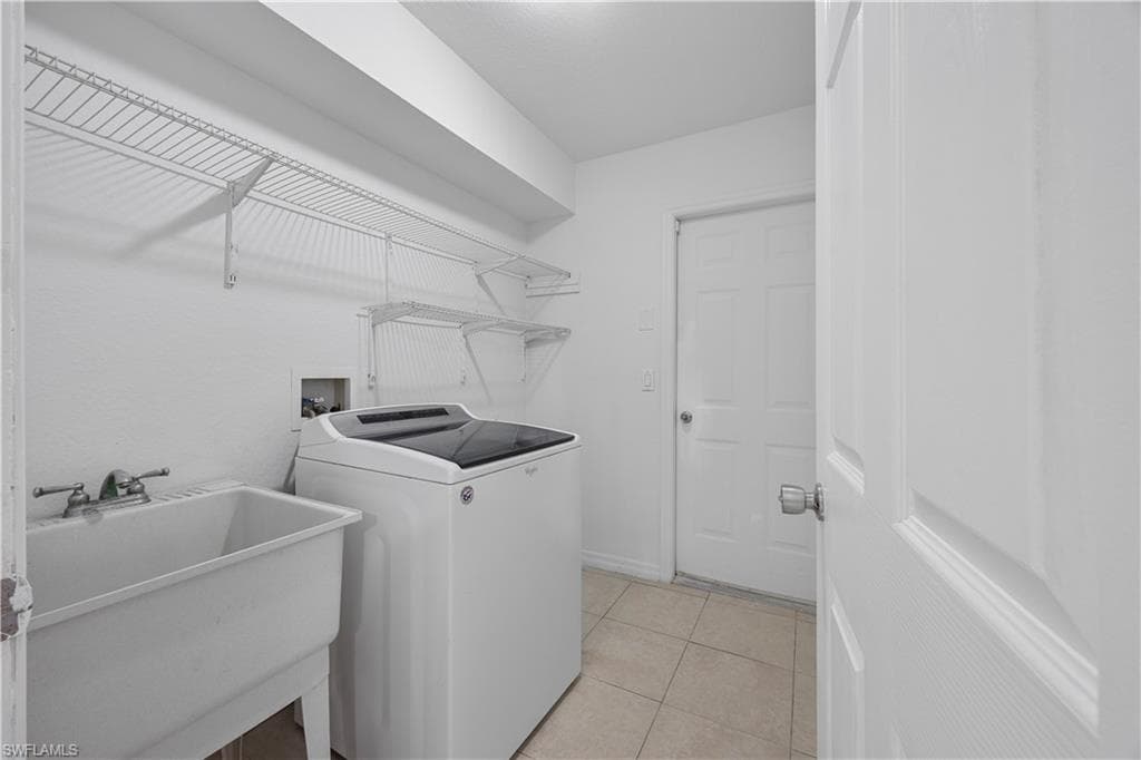 913 Allman Ave, Lehigh Acres, FL 33971-20