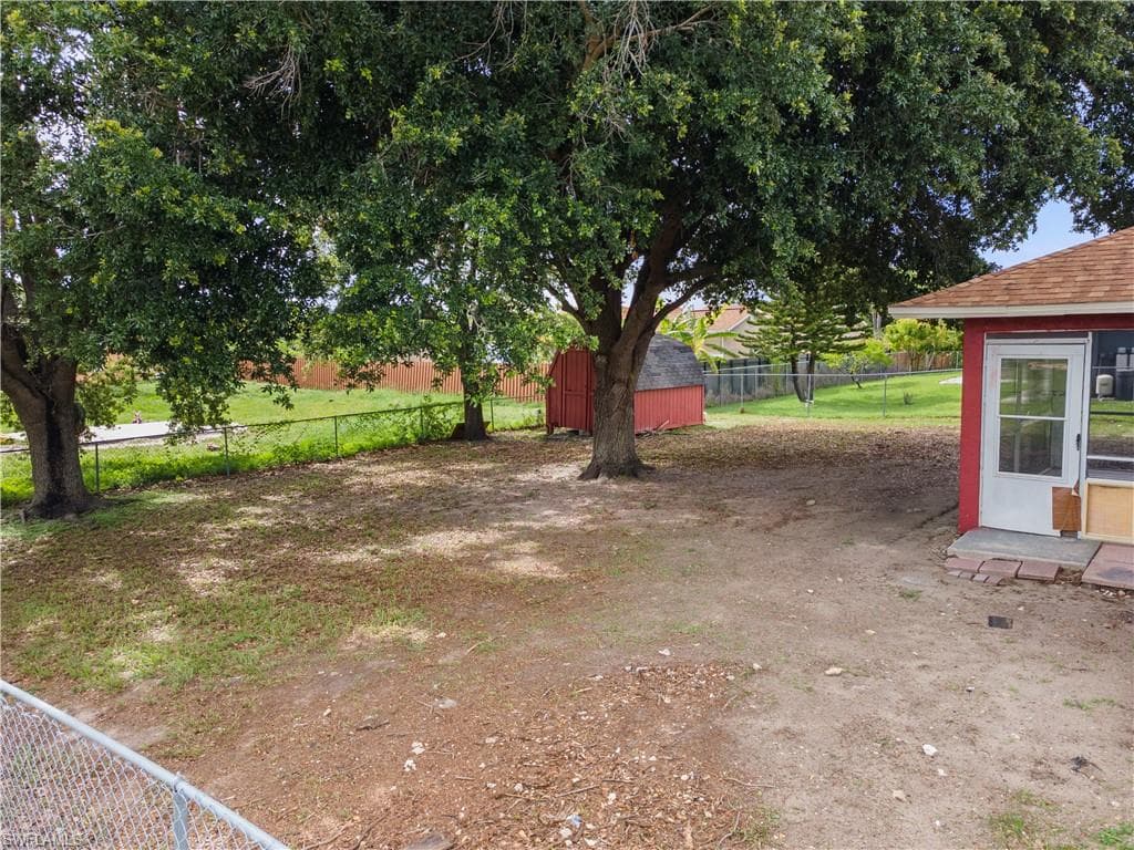 913 Allman Ave, Lehigh Acres, FL 33971-25