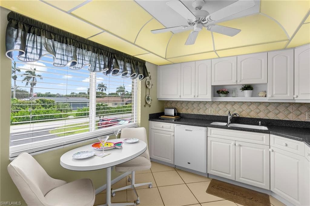 601 Teryl Rd 2262, Naples, FL 34112-32