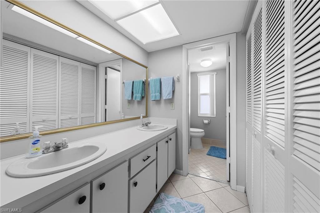 601 Teryl Rd 2262, Naples, FL 34112-38