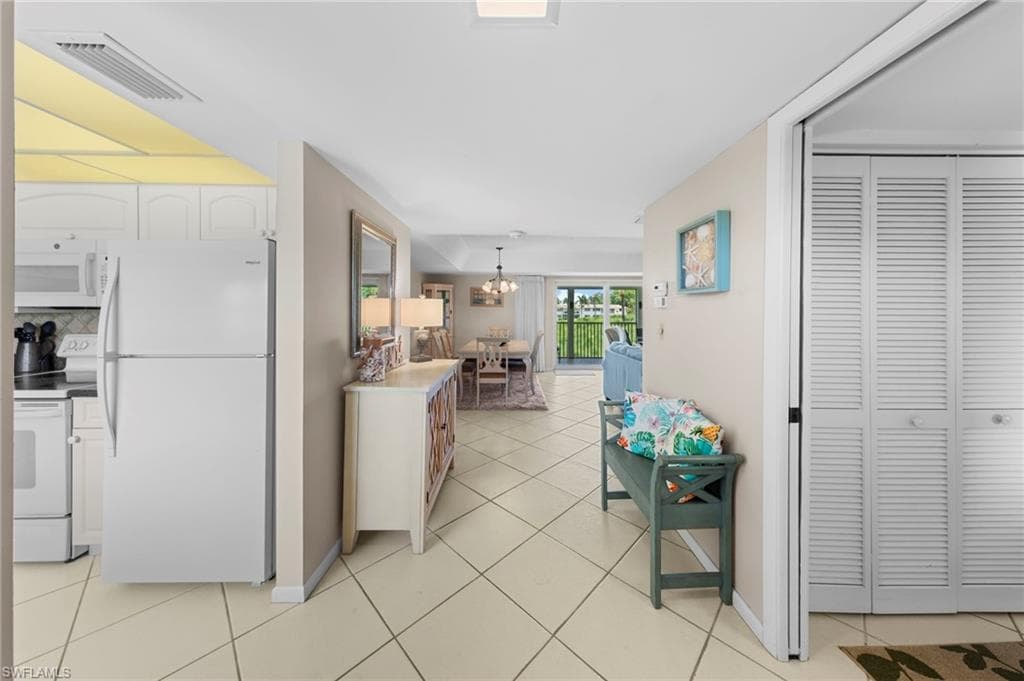 601 Teryl Rd 2262, Naples, FL 34112-42