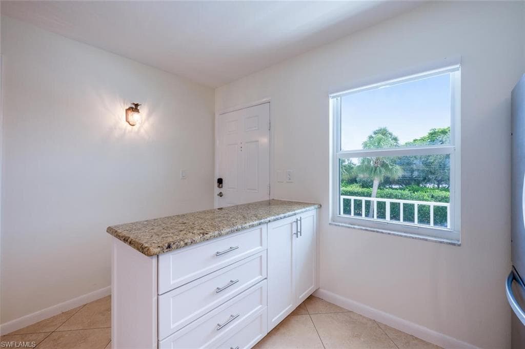 3055 Riviera Dr 306, Naples, FL 34103-9