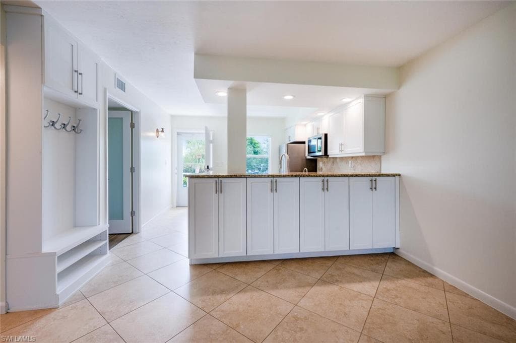 3055 Riviera Dr 306, Naples, FL 34103-12