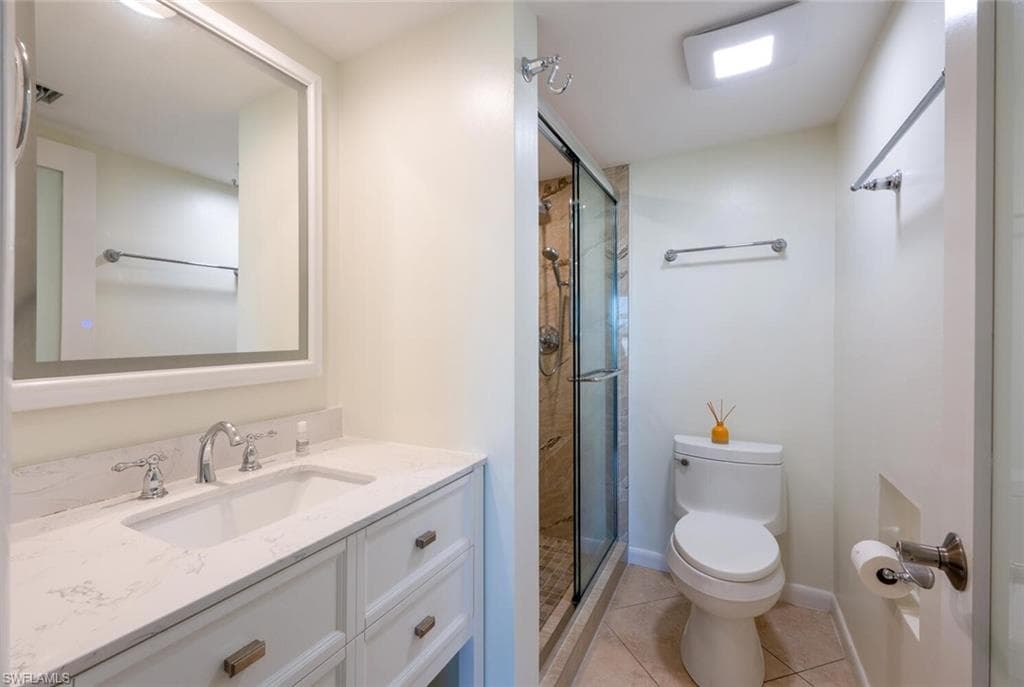 3055 Riviera Dr 306, Naples, FL 34103-18