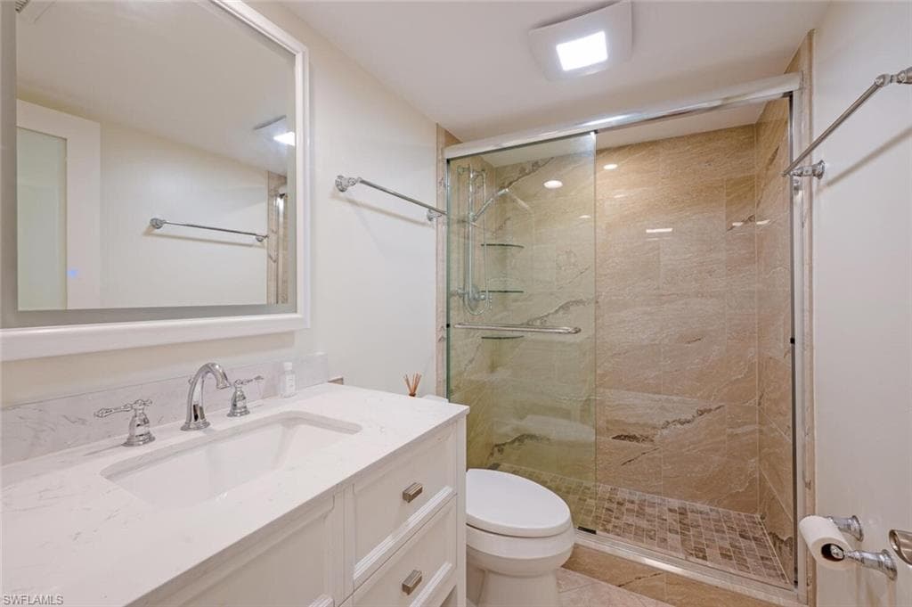 3055 Riviera Dr 306, Naples, FL 34103-23