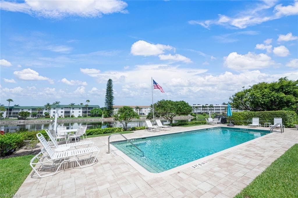 3055 Riviera Dr 306, Naples, FL 34103-25