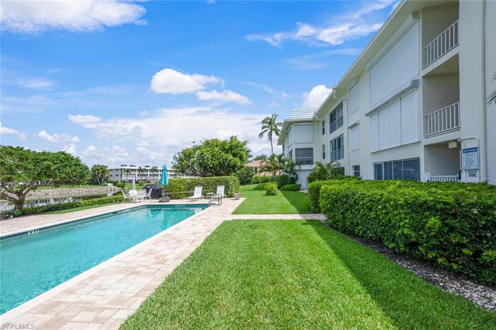 3055 Riviera Dr 306, Naples, FL 34103-26