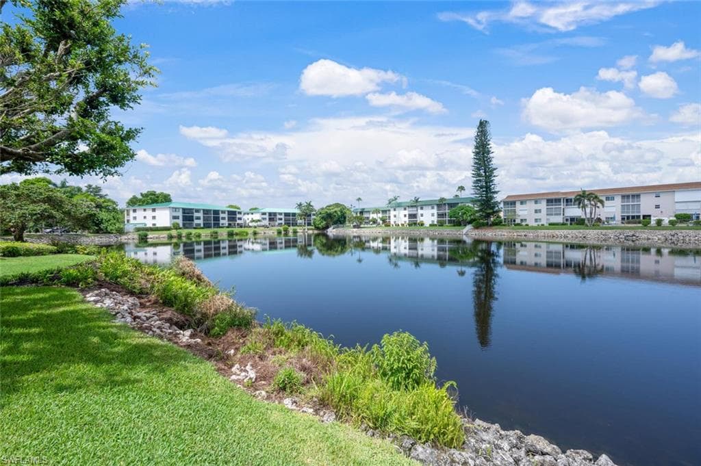 3055 Riviera Dr 306, Naples, FL 34103-28