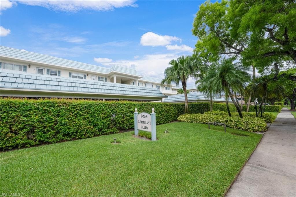 3055 Riviera Dr 306, Naples, FL 34103-31