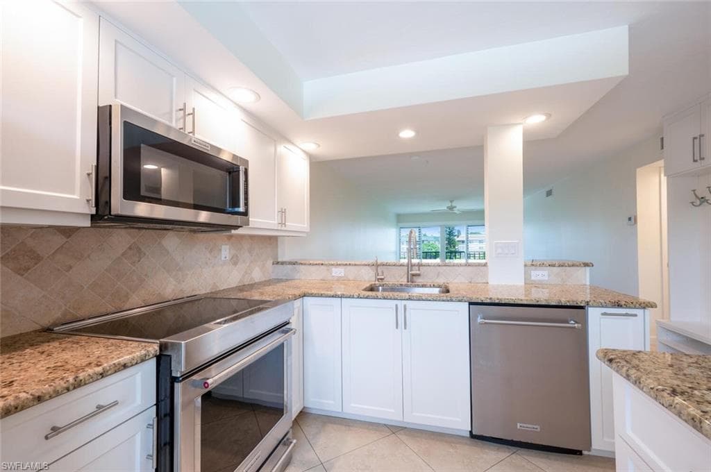 3055 Riviera Dr 306, Naples, FL 34103-6
