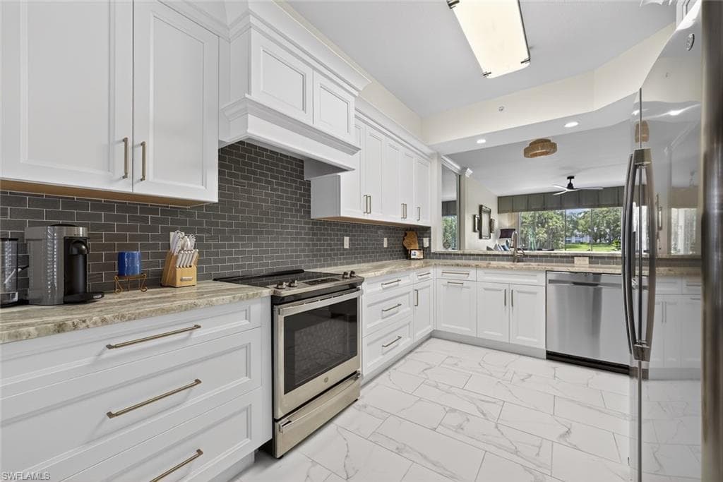 1940 Willow Bend Cir 102, Naples, FL 34109-3