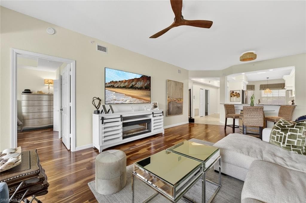 1940 Willow Bend Cir 102, Naples, FL 34109-8