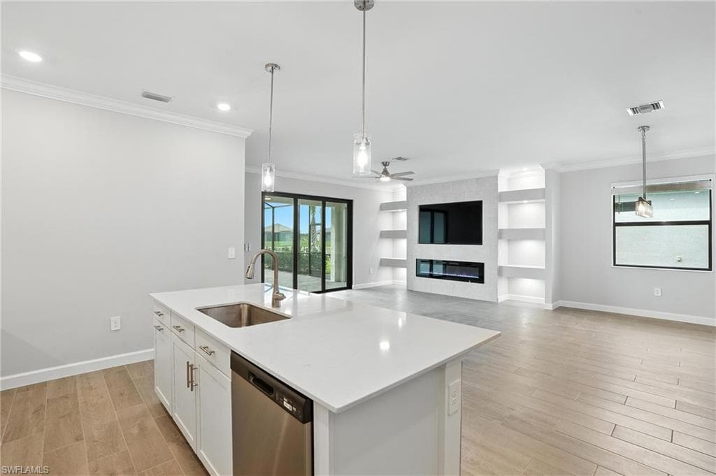 19105 Hinkley Dr, Estero, FL 33928-17