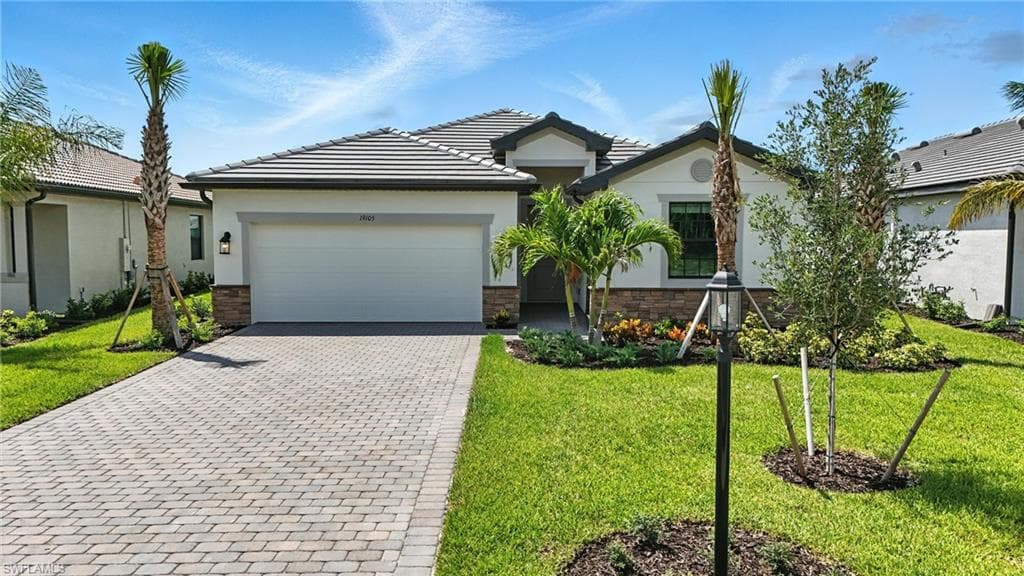 19105 Hinkley Dr, Estero, FL 33928-3