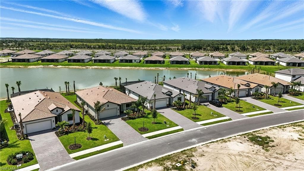 19105 Hinkley Dr, Estero, FL 33928-5