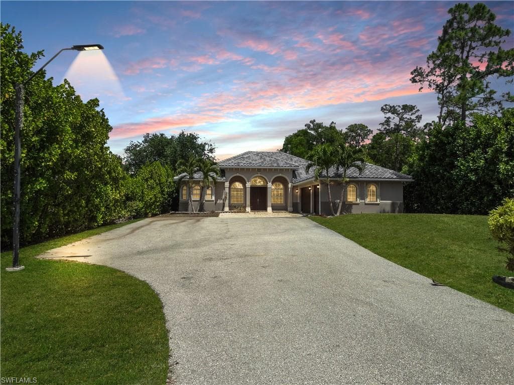 3120 68th St SW, Naples, FL 34105-22