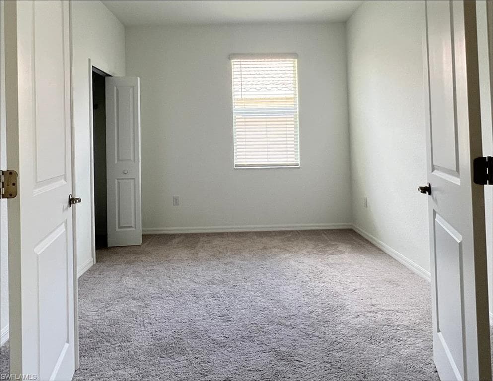 2640 Vine Ave, Naples, FL 34120-22