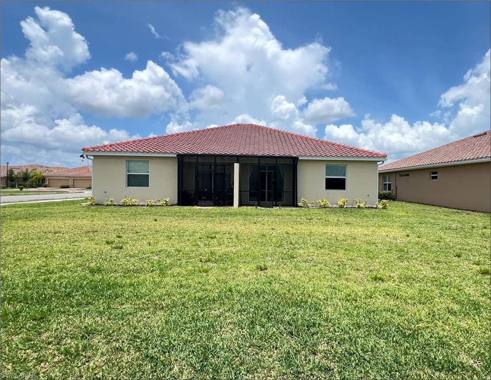 2640 Vine Ave, Naples, FL 34120-27