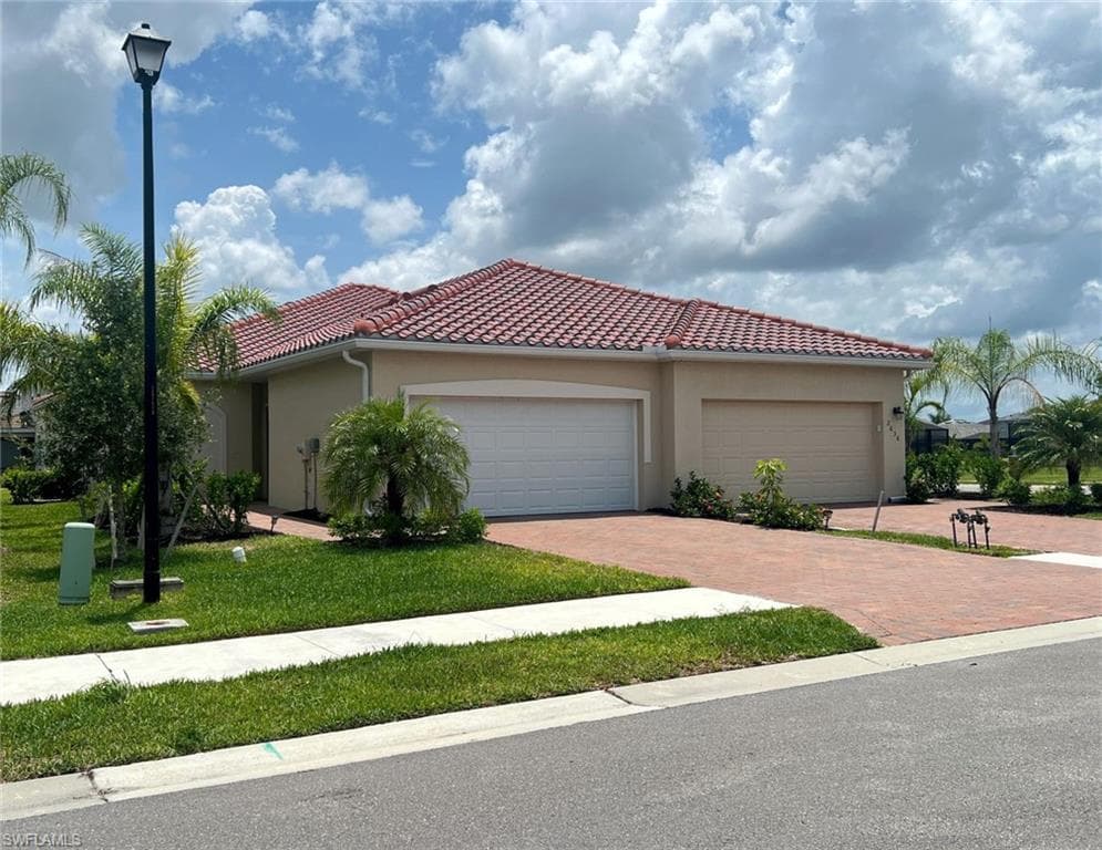 2640 Vine Ave, Naples, FL 34120-2