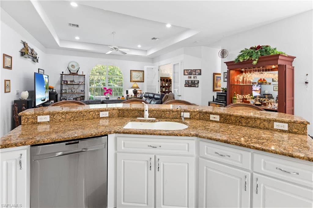 3480 17th Ave SW, Naples, FL 34117-37