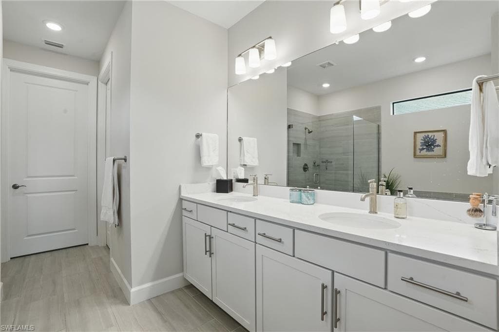 1870 Amador Ct, Naples, FL 34120-21