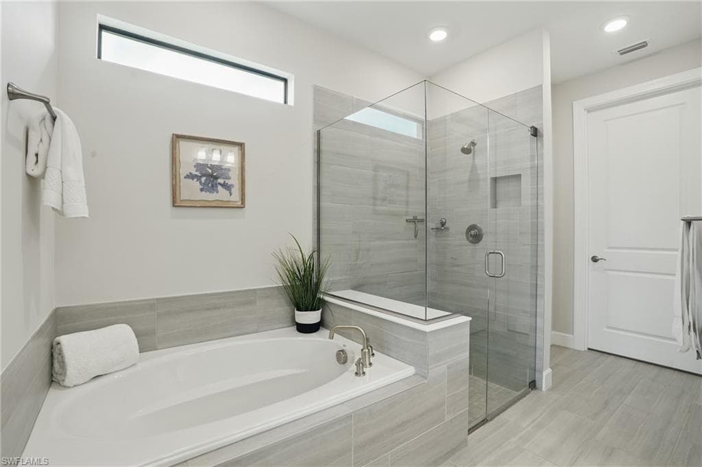 1870 Amador Ct, Naples, FL 34120-22