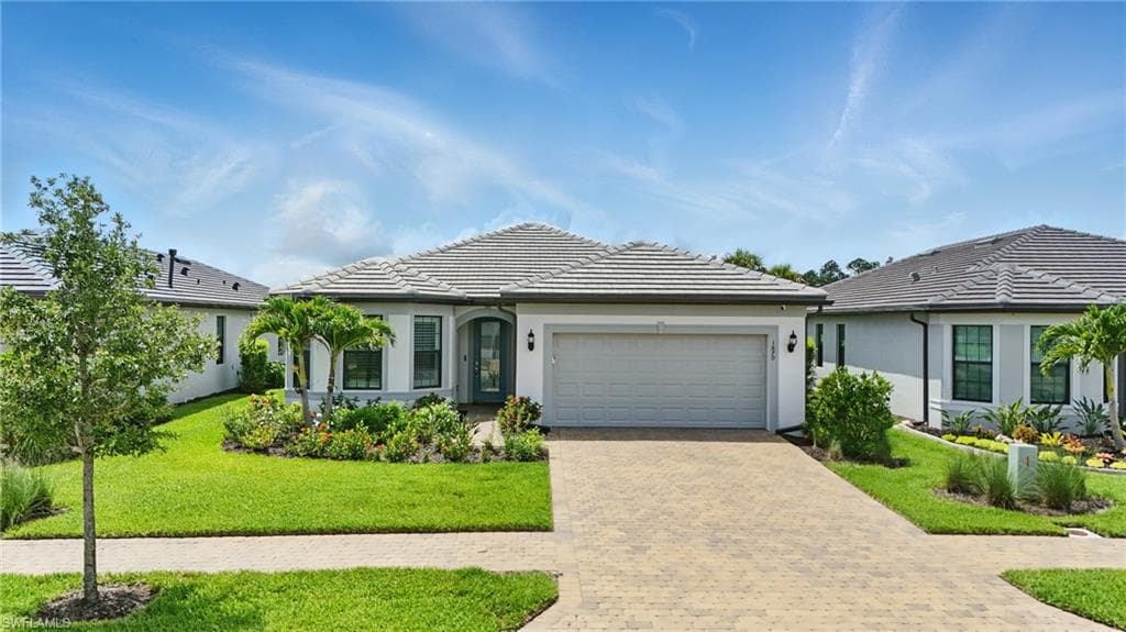 1870 Amador Ct, Naples, FL 34120-1
