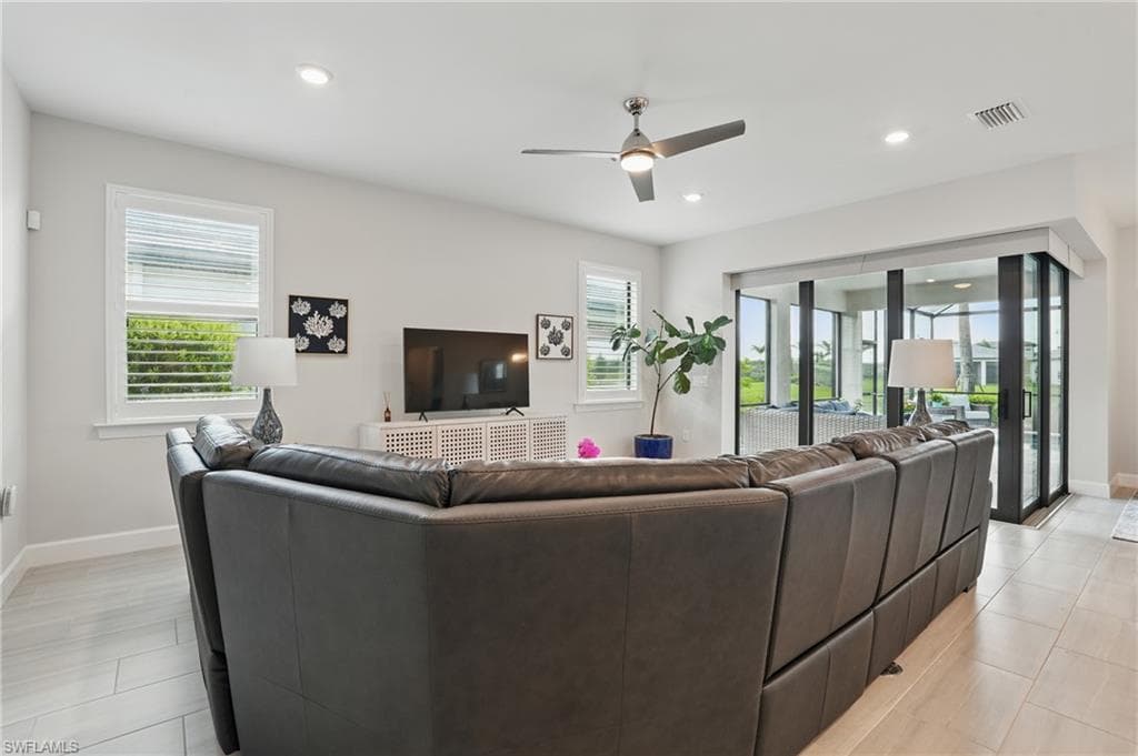 1870 Amador Ct, Naples, FL 34120-3