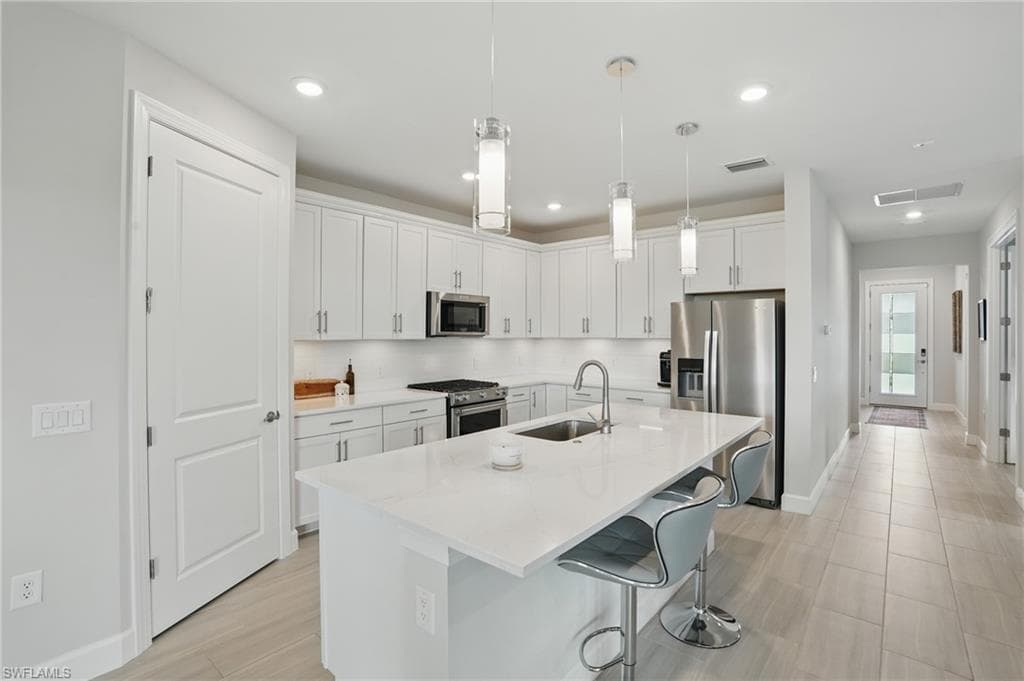 1870 Amador Ct, Naples, FL 34120-6