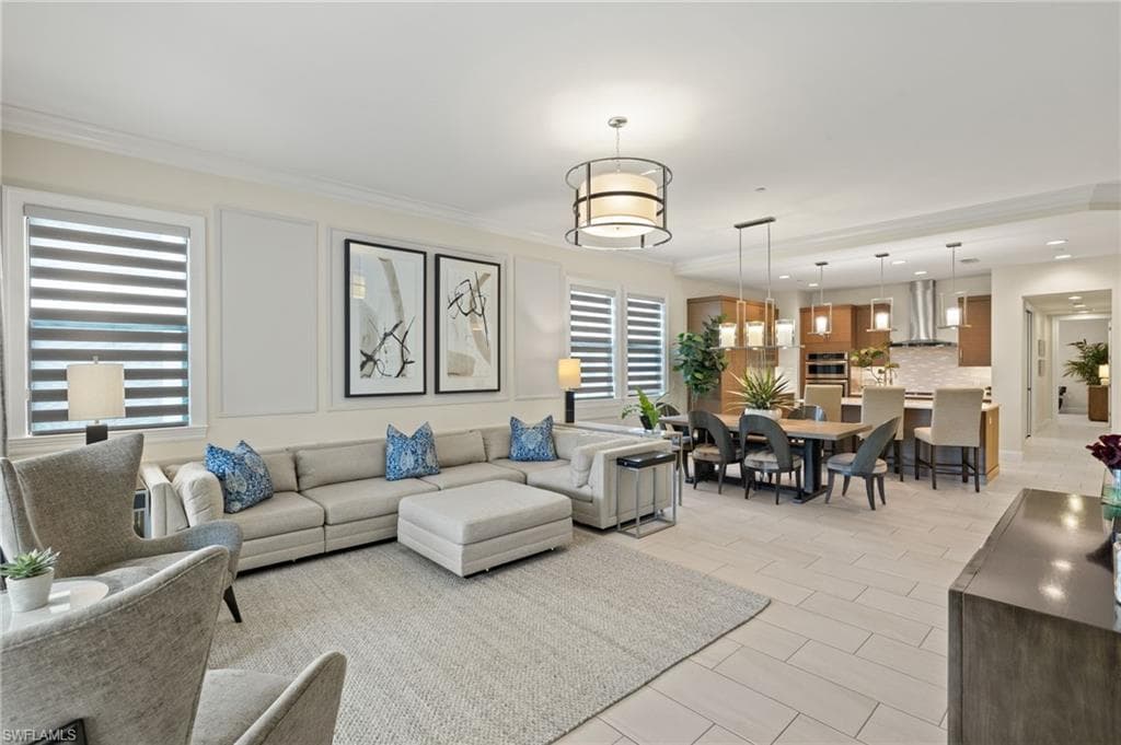 16382 Viansa Way 3-202, Naples, FL 34110-10