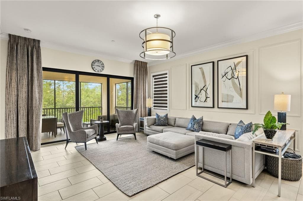 16382 Viansa Way 3-202, Naples, FL 34110-11