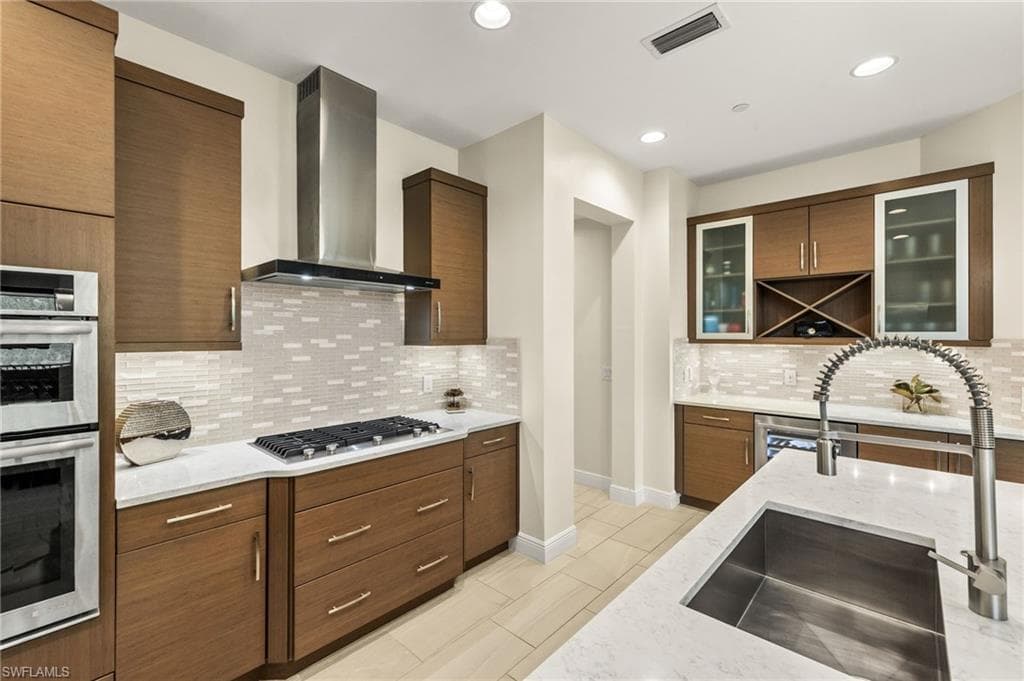 16382 Viansa Way 3-202, Naples, FL 34110-17