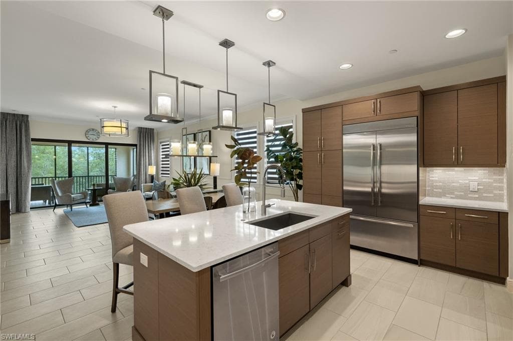 16382 Viansa Way 3-202, Naples, FL 34110-1