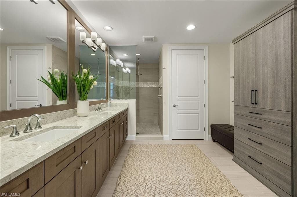 16382 Viansa Way 3-202, Naples, FL 34110-23