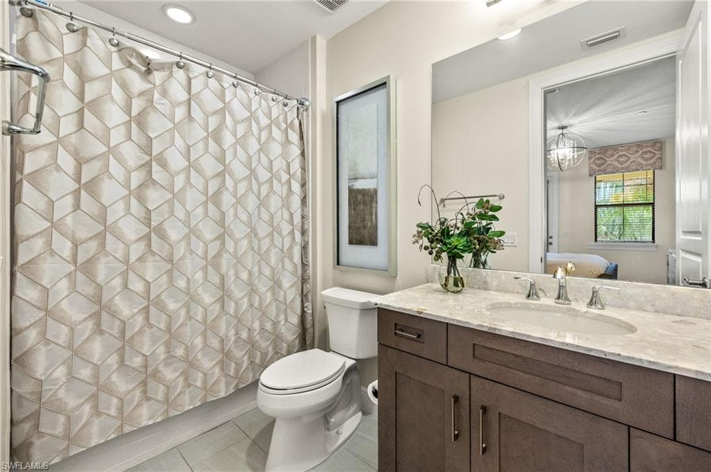 16382 Viansa Way 3-202, Naples, FL 34110-28