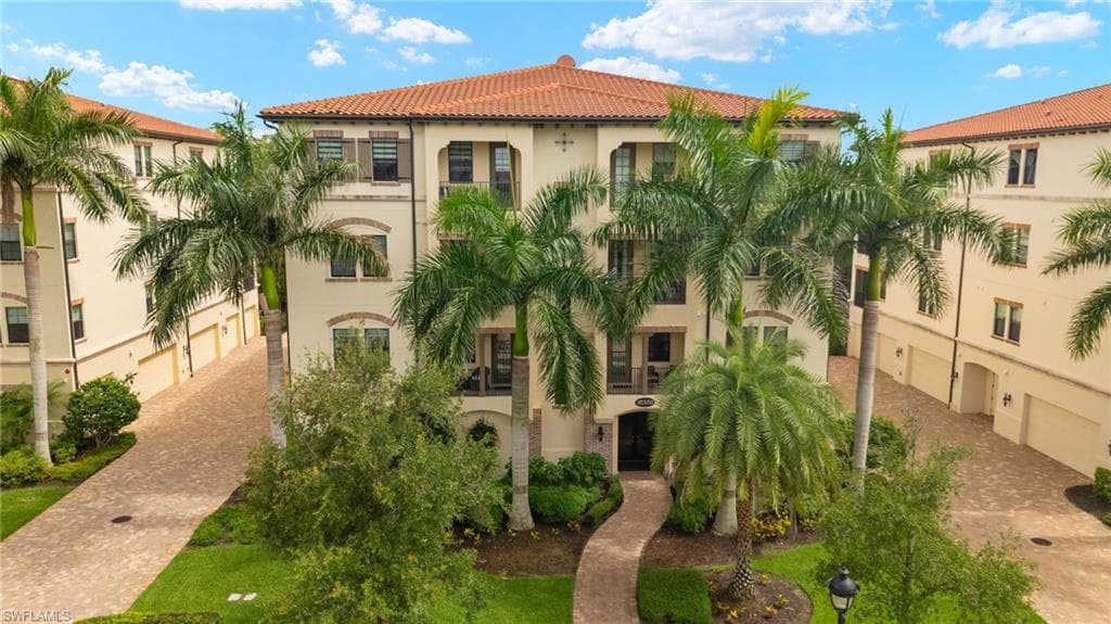 16382 Viansa Way 3-202, Naples, FL 34110-36