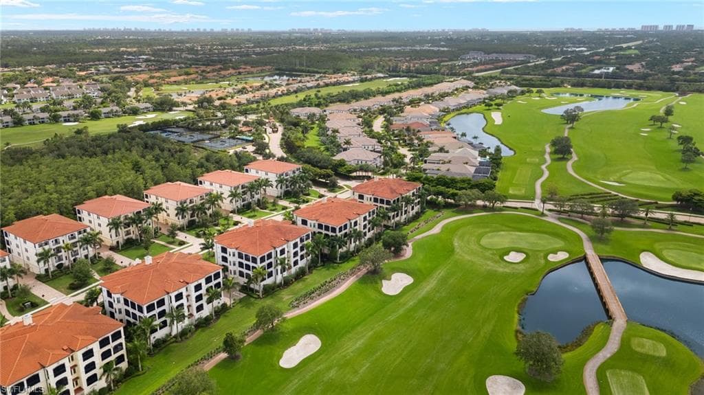 16382 Viansa Way 3-202, Naples, FL 34110-40