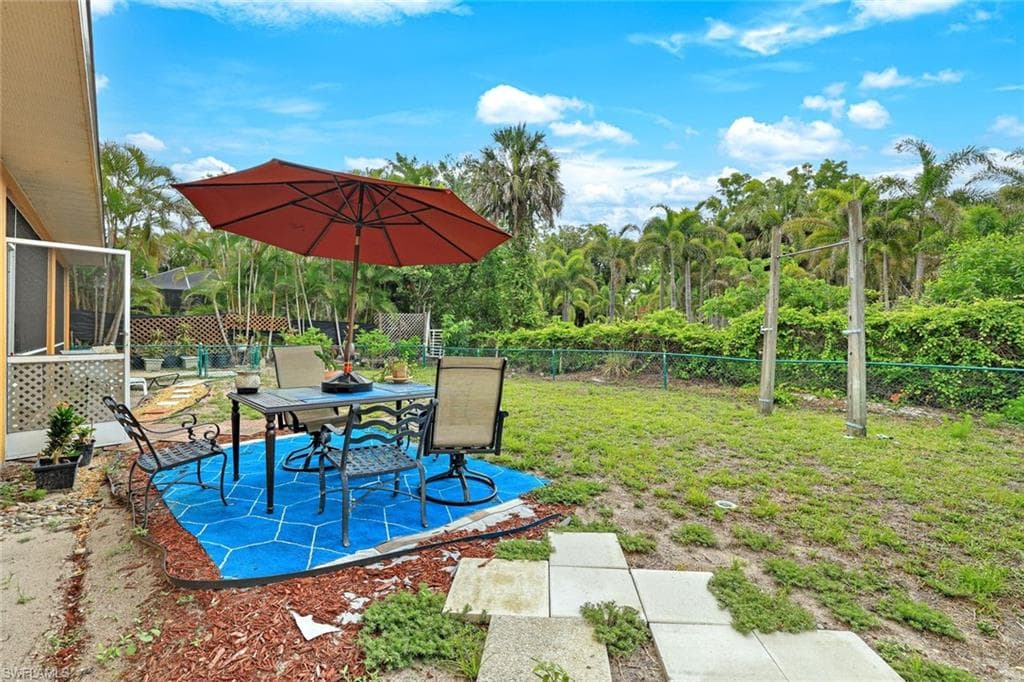 1920 Piccadilly Circus, Naples, FL 34112-24
