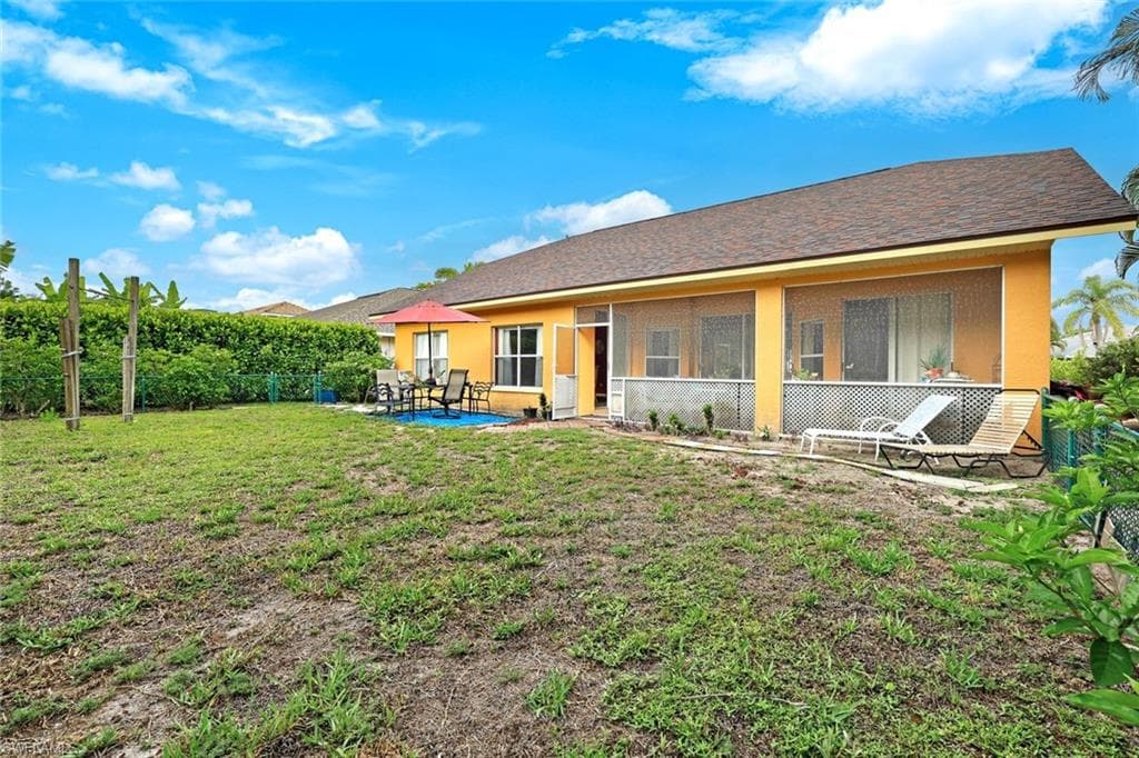 1920 Piccadilly Circus, Naples, FL 34112-25