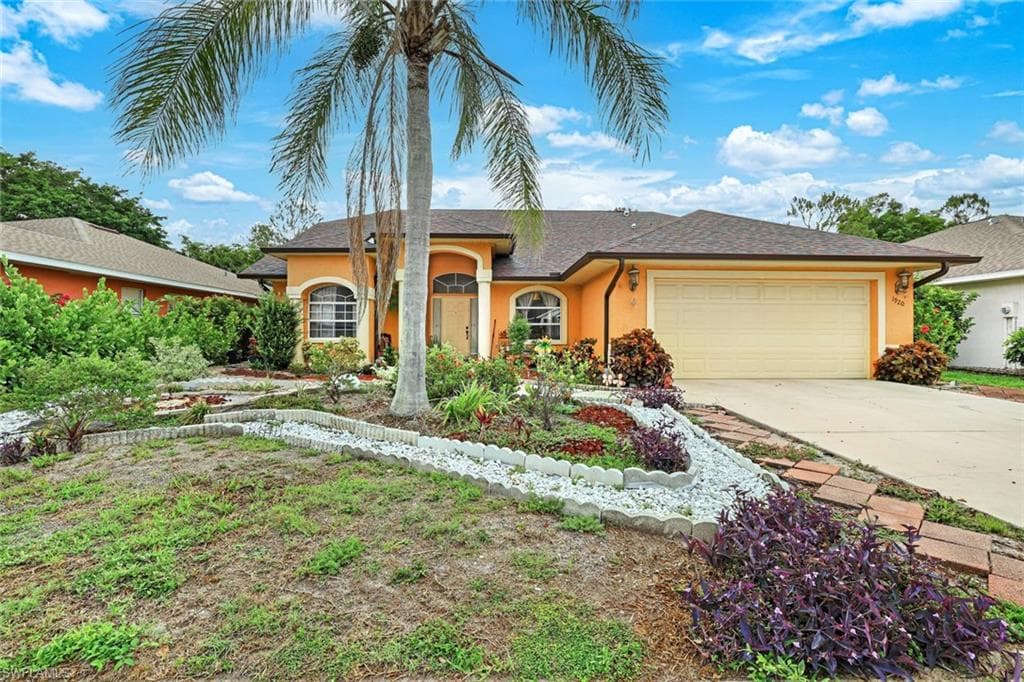 1920 Piccadilly Circus, Naples, FL 34112-1