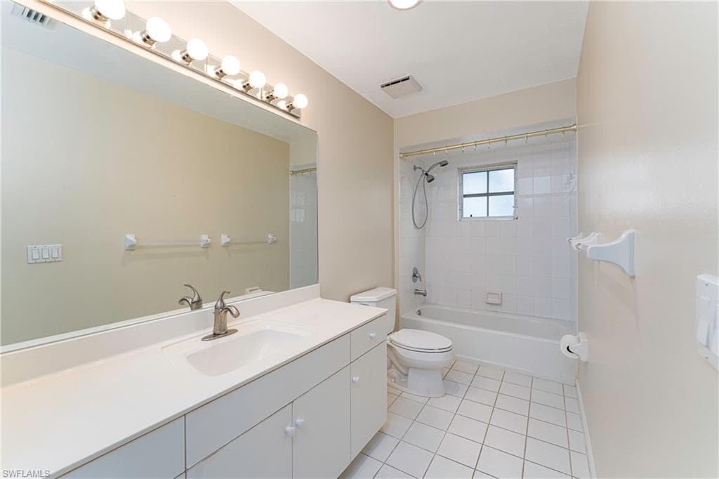 3988 Reflection Ct, Naples, FL 34109-26