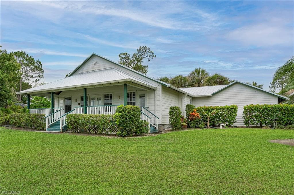3988 Reflection Ct, Naples, FL 34109-38