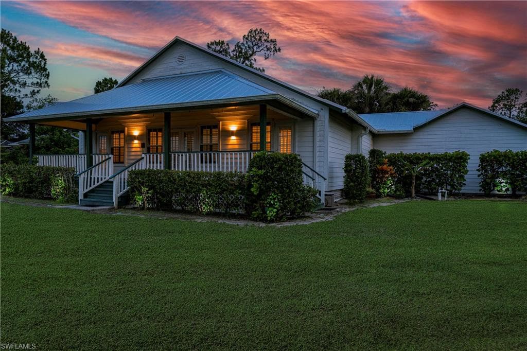 3988 Reflection Ct, Naples, FL 34109-3