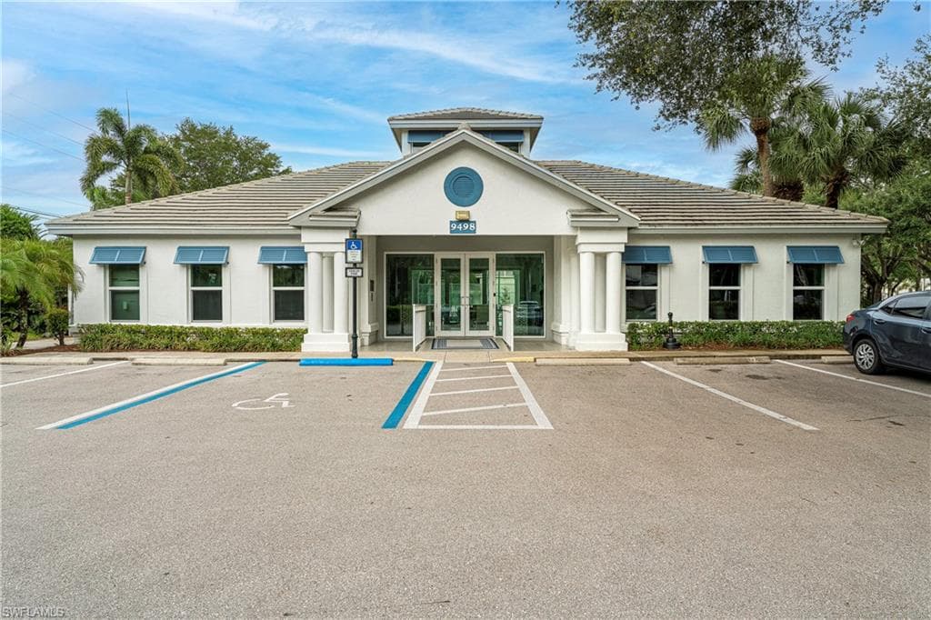 3988 Reflection Ct, Naples, FL 34109-42