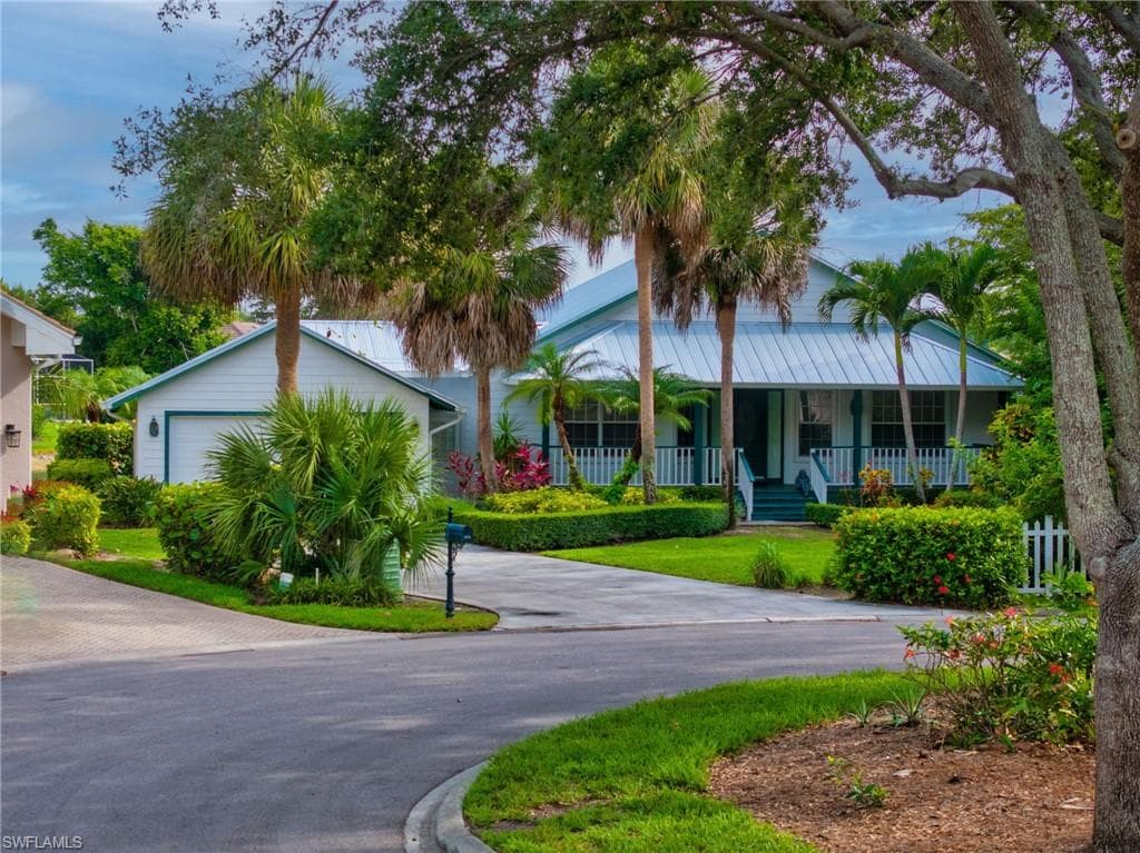 3988 Reflection Ct, Naples, FL 34109-5