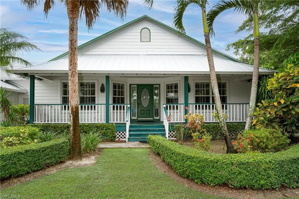 3988 Reflection Ct, Naples, FL 34109-6